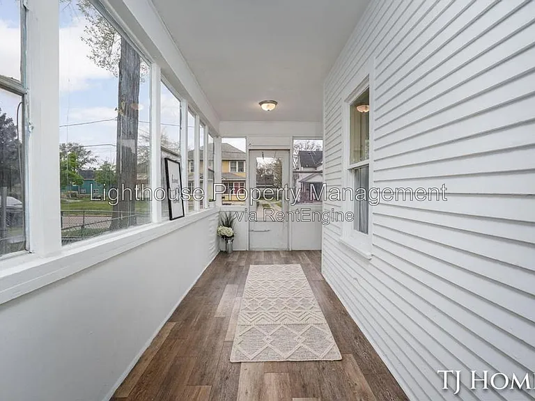 1468 Jiroch St — Photo 3
