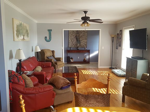 5th image of 1313 N Main St