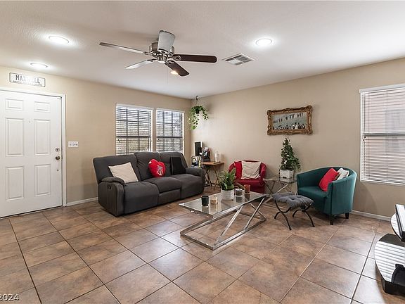 5th image of 884 Angelus Oaks Dr