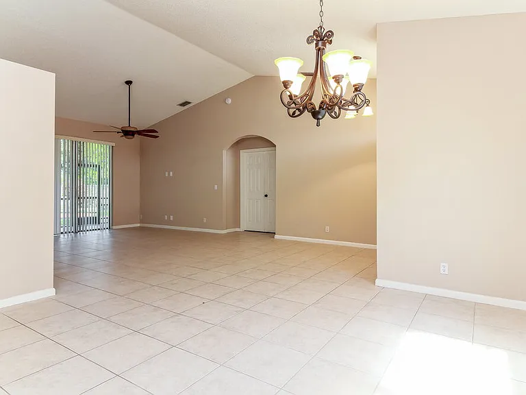 7755 Dawson Ct — Photo 6