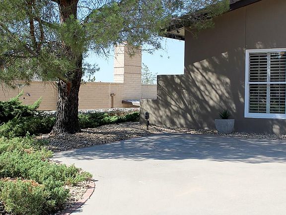 3rd image of 6217 Pinehurst Dr