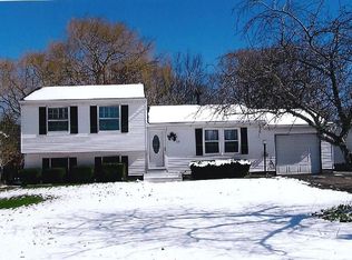 23 Huntington Pkwy, Hamlin, NY 14464