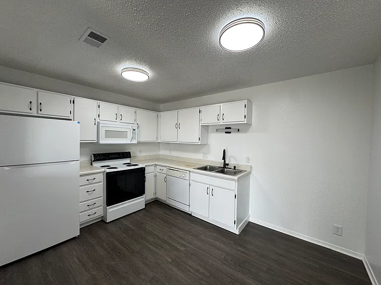 Prairie View Apartments — Photo 25