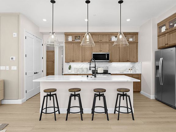 Kitchen with large central island