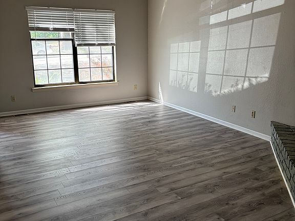 3rd image of 114 W 132nd St #114
