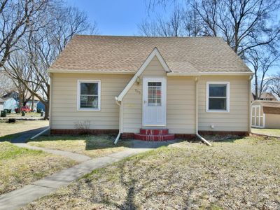 585 Adams St SE, Hutchinson, MN, 55350