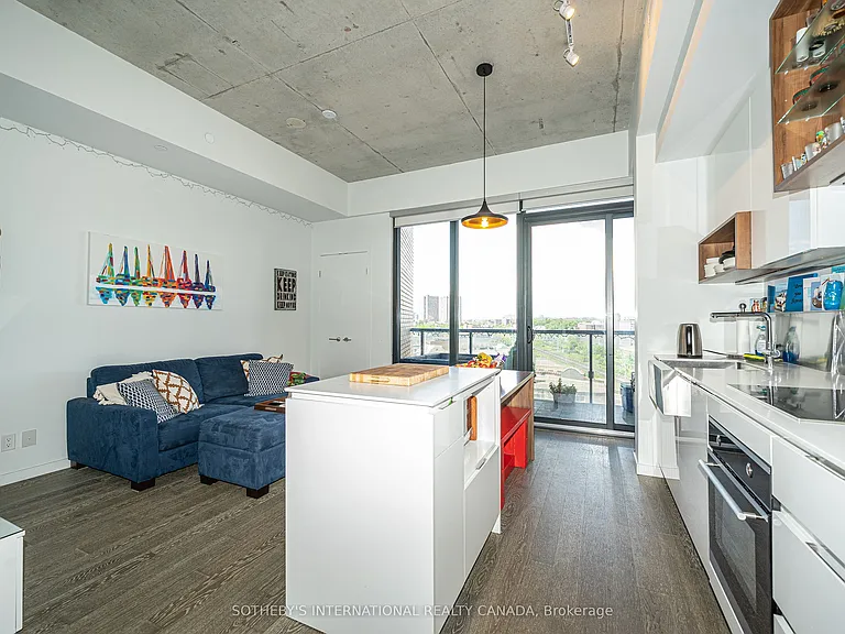 383 Sorauren Ave #807 — Photo 6