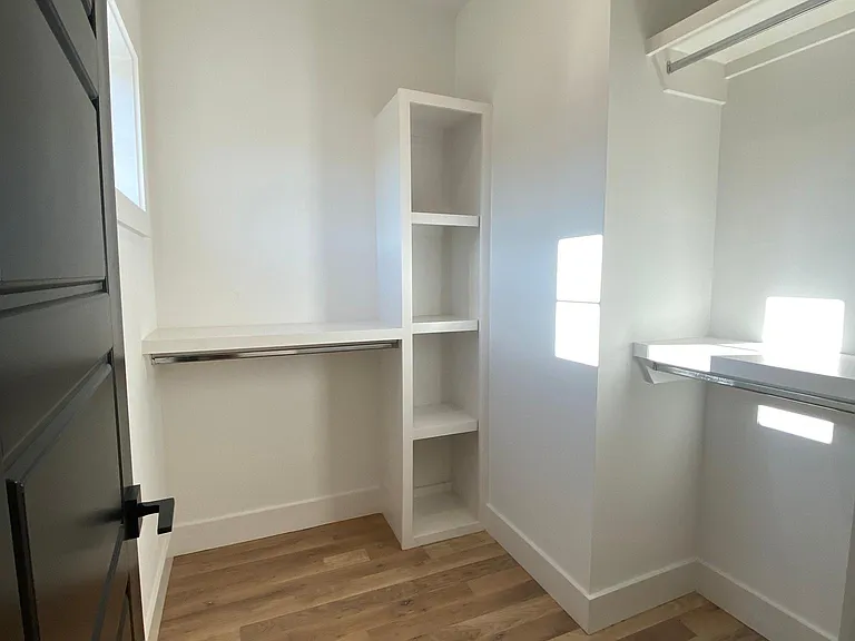 6460 Thunderbird Dr — Photo 9