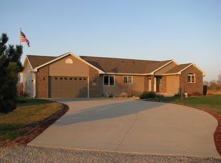 6911 Weiden Rd, Waterloo, IA 50701