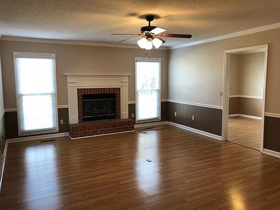 3rd image of 209 Northwood Ave