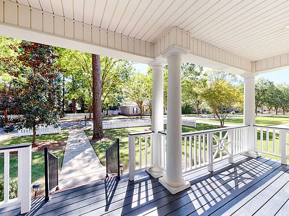 3rd image of 104 Orchard Cir