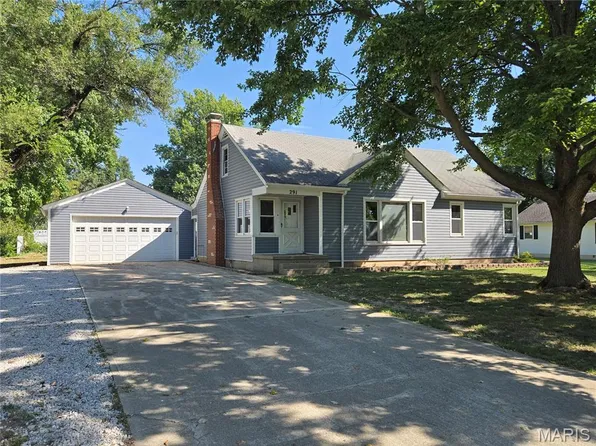 291 W 2nd St, Beckemeyer, IL 62219