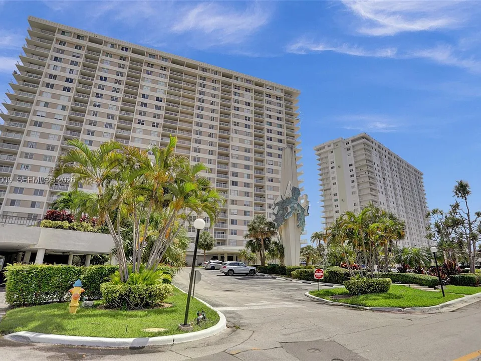 300 Bayview Dr #Penthouse 10