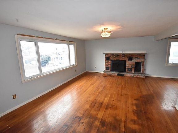 2nd image of 112 Pleasantview Ave