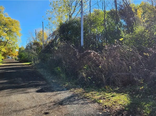 5613 Baker Ave, Niagara Falls, NY 14304