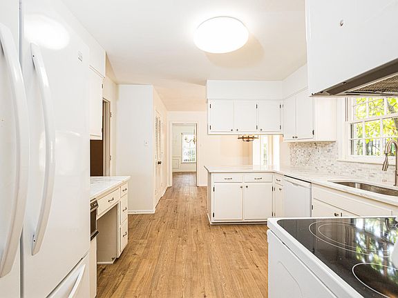 4th image of 7670 McHenry Cir S