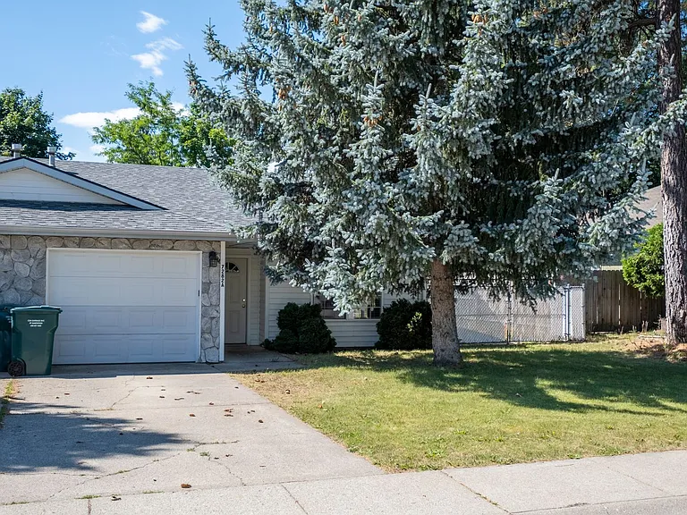 7282 W Lakeland St — Photo 1