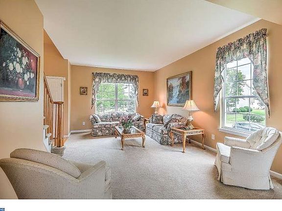 3rd image of 24 Country Woods Dr
