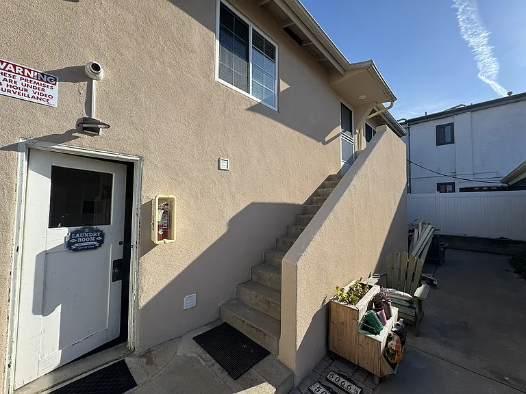 5062.5 Santa Monica Ave #5062.5 — Photo 3