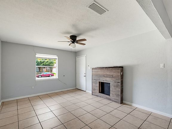 5th image of 1208 E Timberview Ln