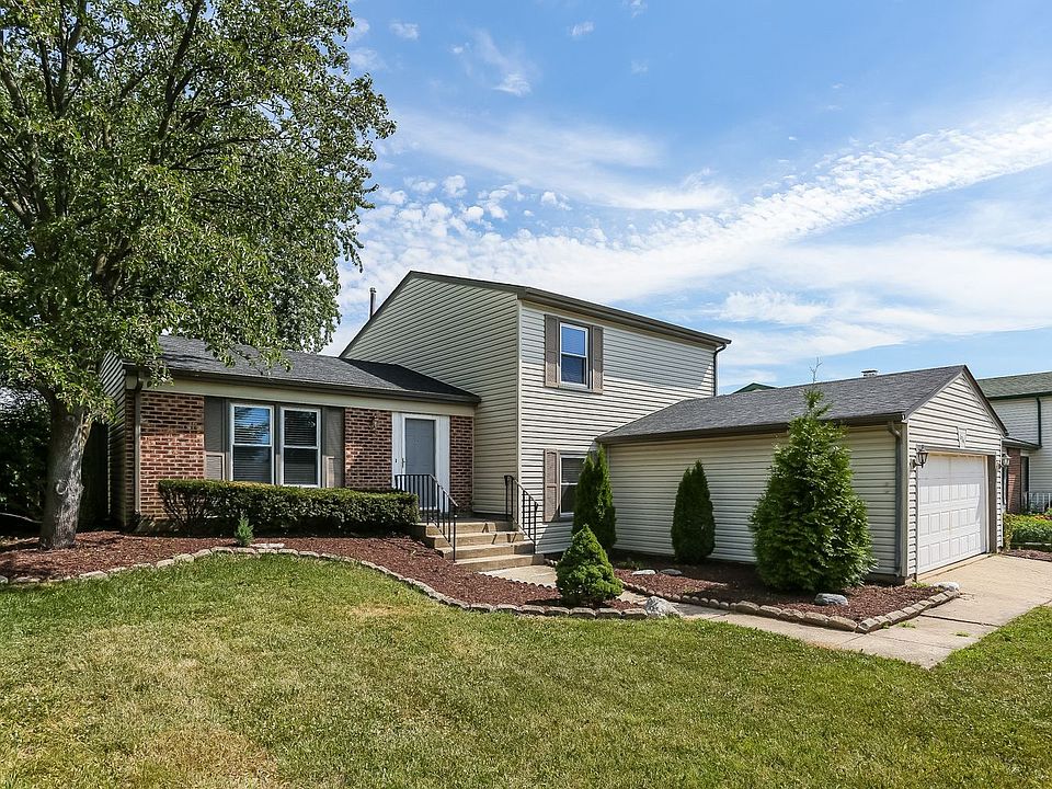 1st image of 136 Brookside Dr