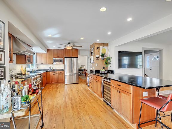 4th image of 15709 Bondy Ln