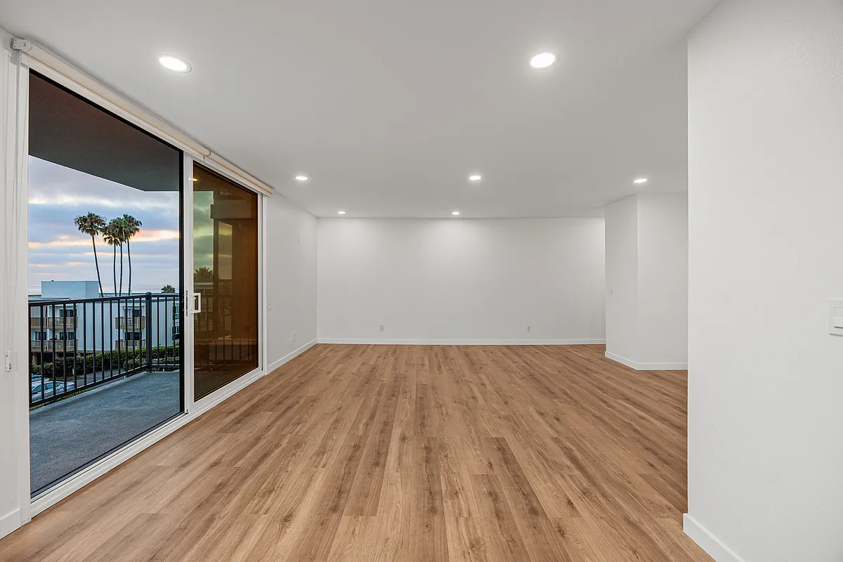 2 bed, 1201 sqft, $5,850 — Photo 3