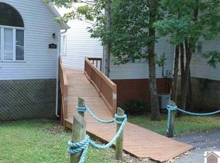 329 Bayside Dr, Grand Rivers, KY 42045