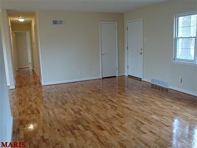 5th image of 8 Harneywold Dr