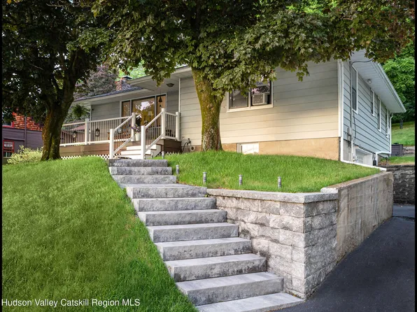 84 Worth Avenue, Hudson, NY 12534