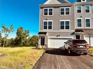 738 Olivia St, Pittsburgh, PA 15205
