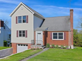46 Francis Ln, Greenwich, CT 06831