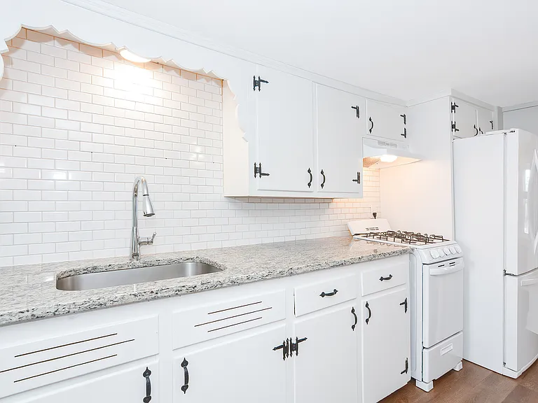 39 Bourne St #1 — Photo 27