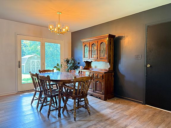 5th image of 253 Butternut Ln