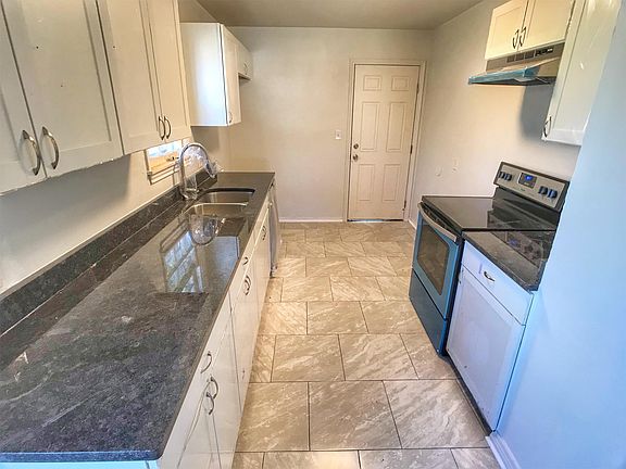 4th image of 1400 NE 43rd St