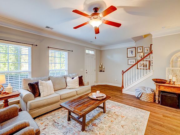 4th image of 2728 Dracut Ln