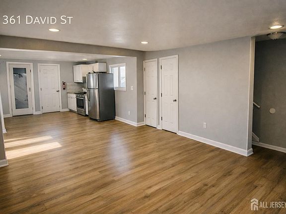 4th image of 361 David St