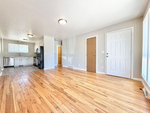 5th image of 87 Newland St