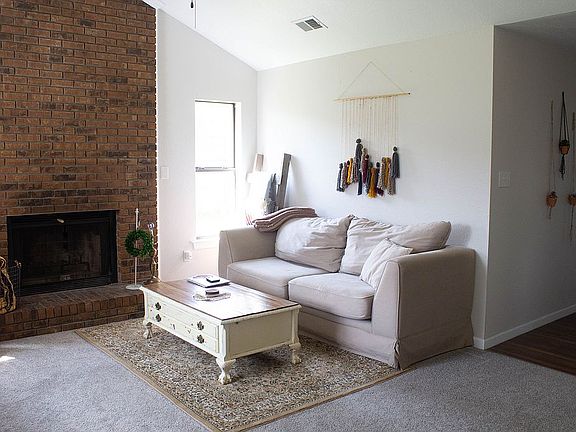 5th image of 31 Joanna Ln