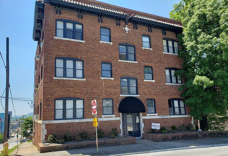 1st image of 324 E 8th St APT 12