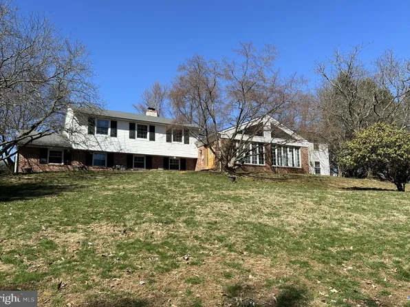 76 Bittersweet Dr, Glen Mills, PA 19342
