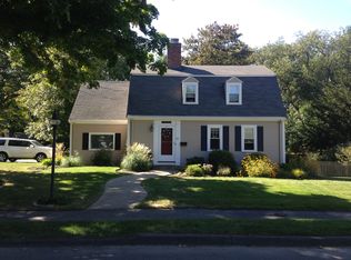 85 Locksley Rd, Lynnfield, MA 01940