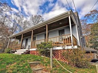 8 Cranberry Ave, Mashpee, MA 02649