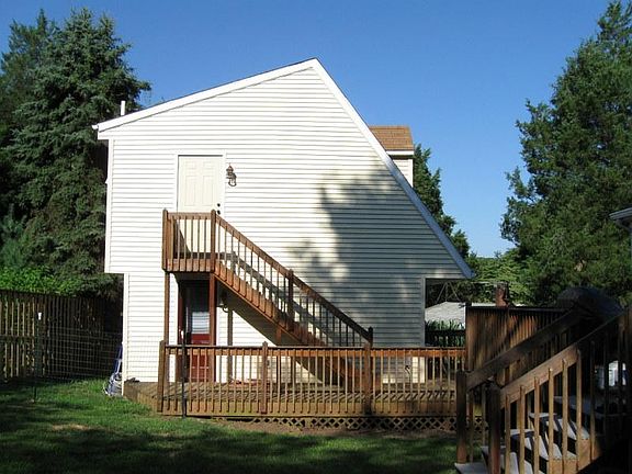 Sideview, Lower and Upper Entrances