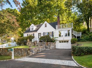 3 Green Ln, Greenwich, CT 06831