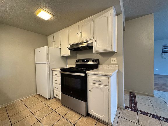2nd image of 7413 Melrose Ln #31