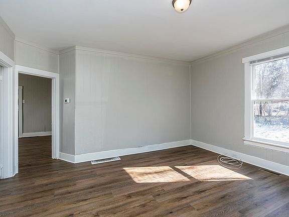 4th image of 526 Lincoln Ave