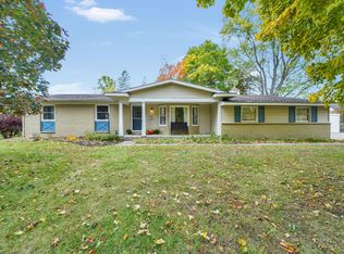 1011 Buttrick Ave SE, Ada, MI 49301