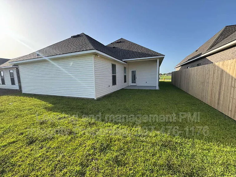 114 Betrillo Ct — Photo 21