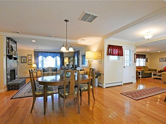 5th image of 46 Sowams Dr